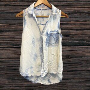 Chelsea & Violet Blue Sleeveless Button Down Shirt
